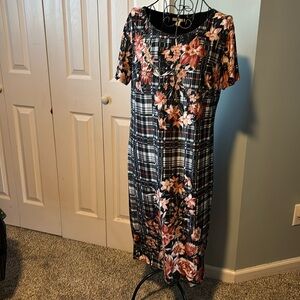 Nice fall color floral dress.